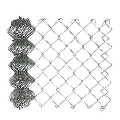 50x50mm غطس ساخن الغلاف الكهربائي سلسلة وصلة السياج النسيج إعصار شبكة الأسلاك